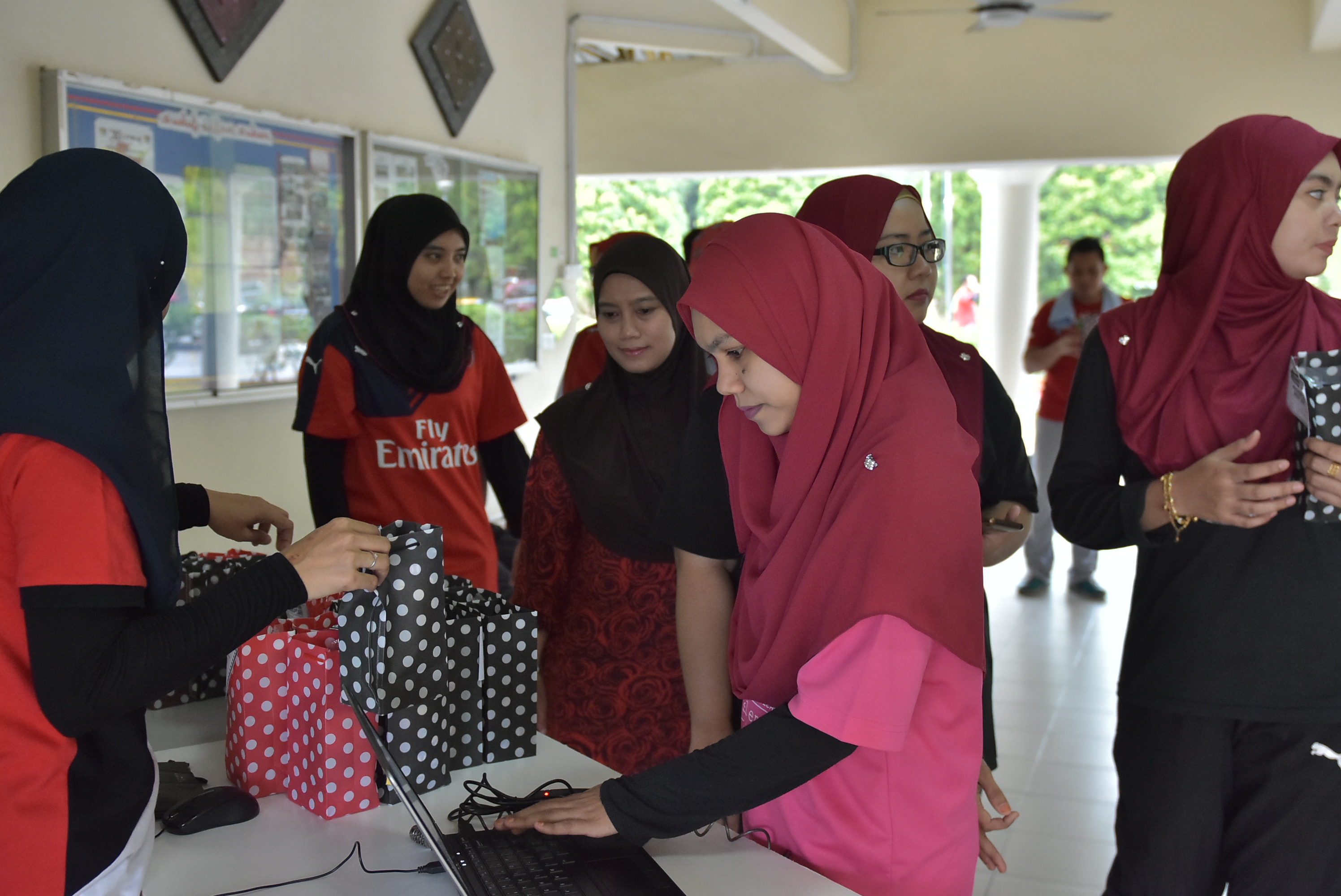 UKM 9198